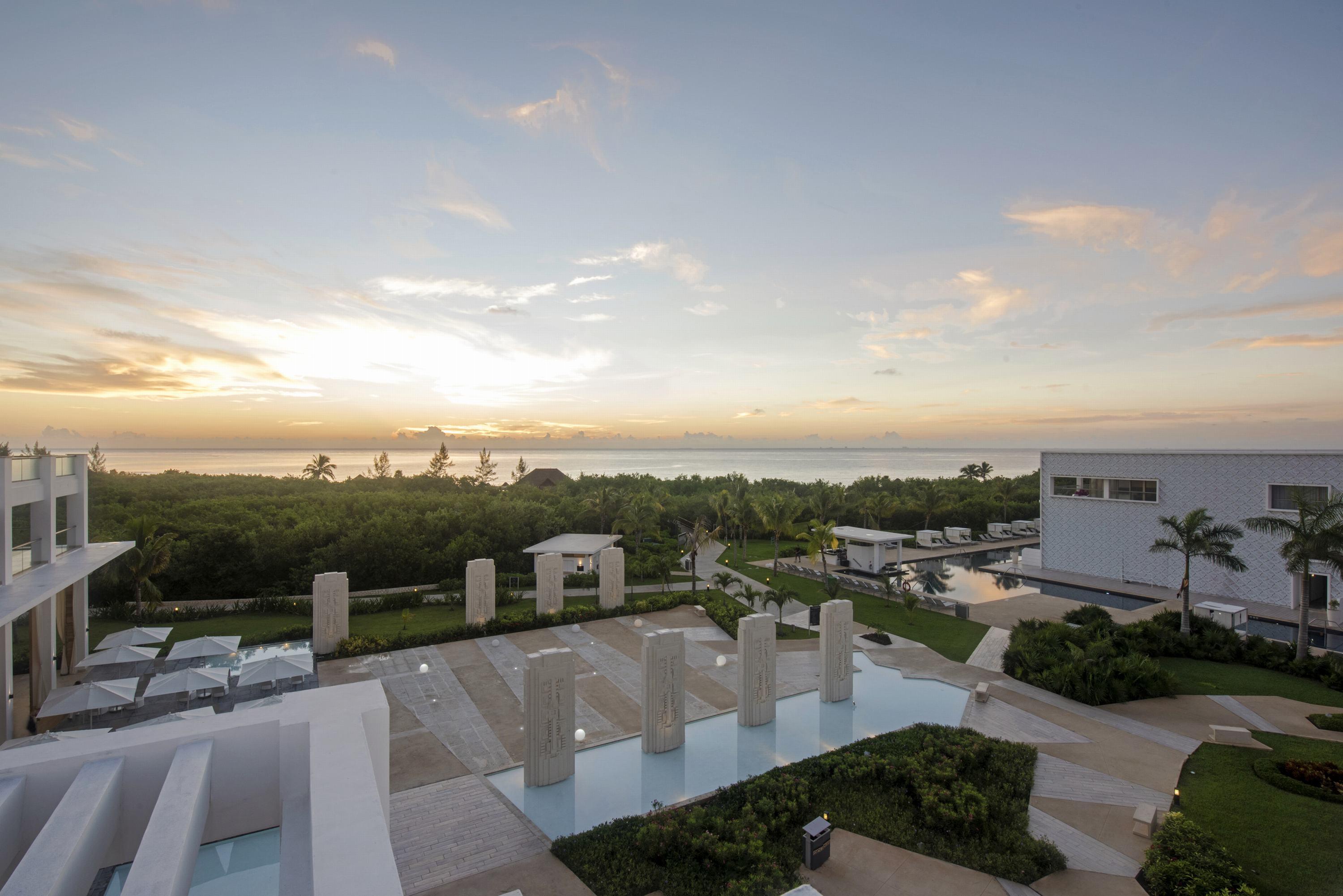 Platinum Yucatan Princess Adults Only Playa del Carmen Dış mekan fotoğraf View of the resort
