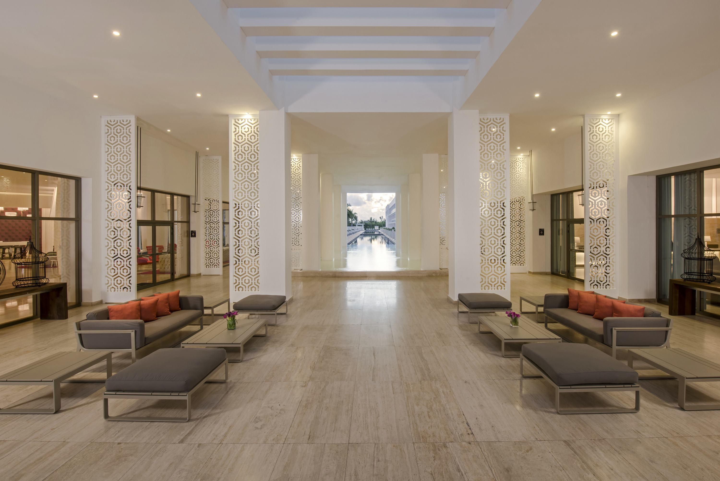 Platinum Yucatan Princess Adults Only Playa del Carmen Dış mekan fotoğraf The lobby of the hotel