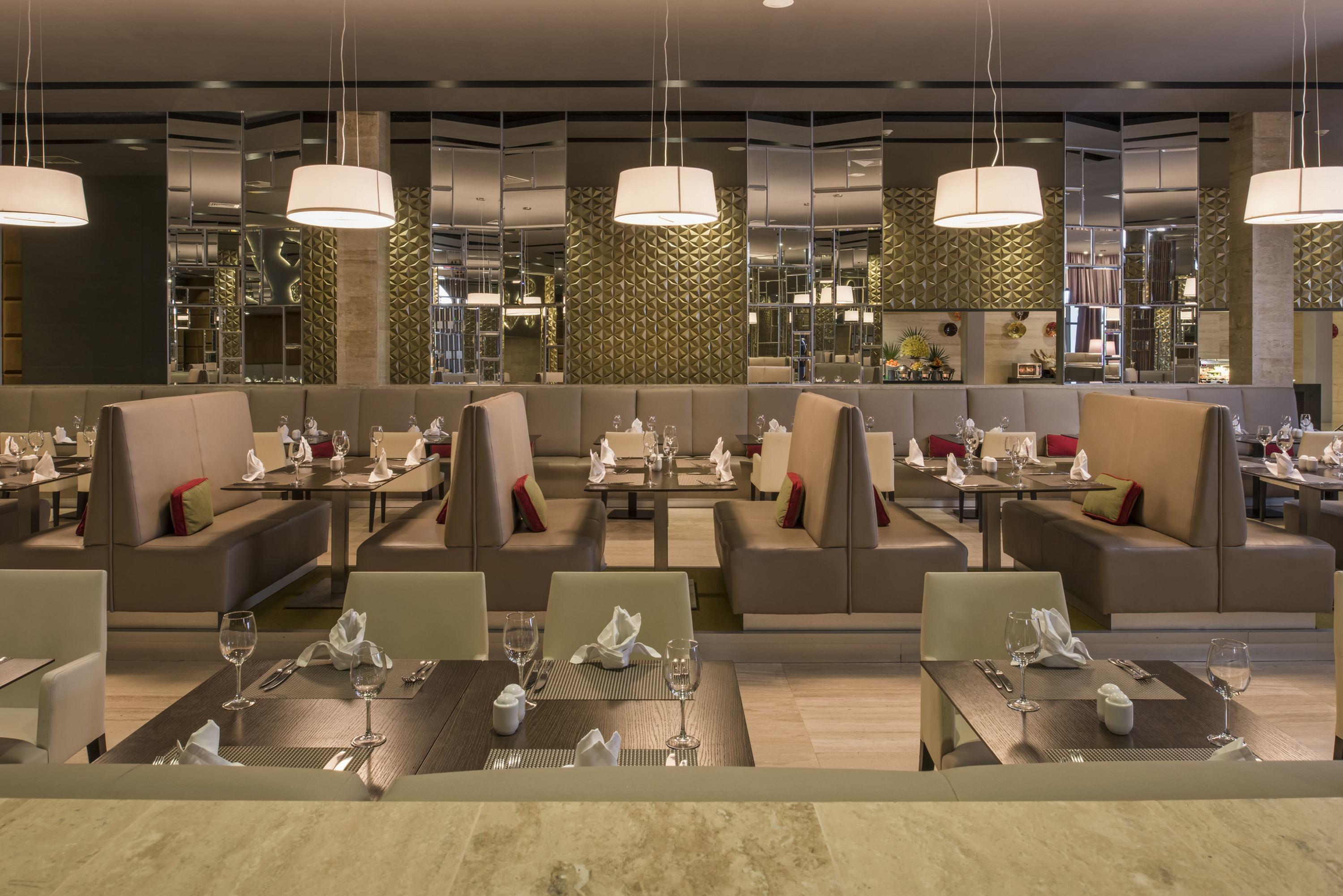 Platinum Yucatan Princess Adults Only Playa del Carmen Dış mekan fotoğraf 3D rendering of a restaurant interior