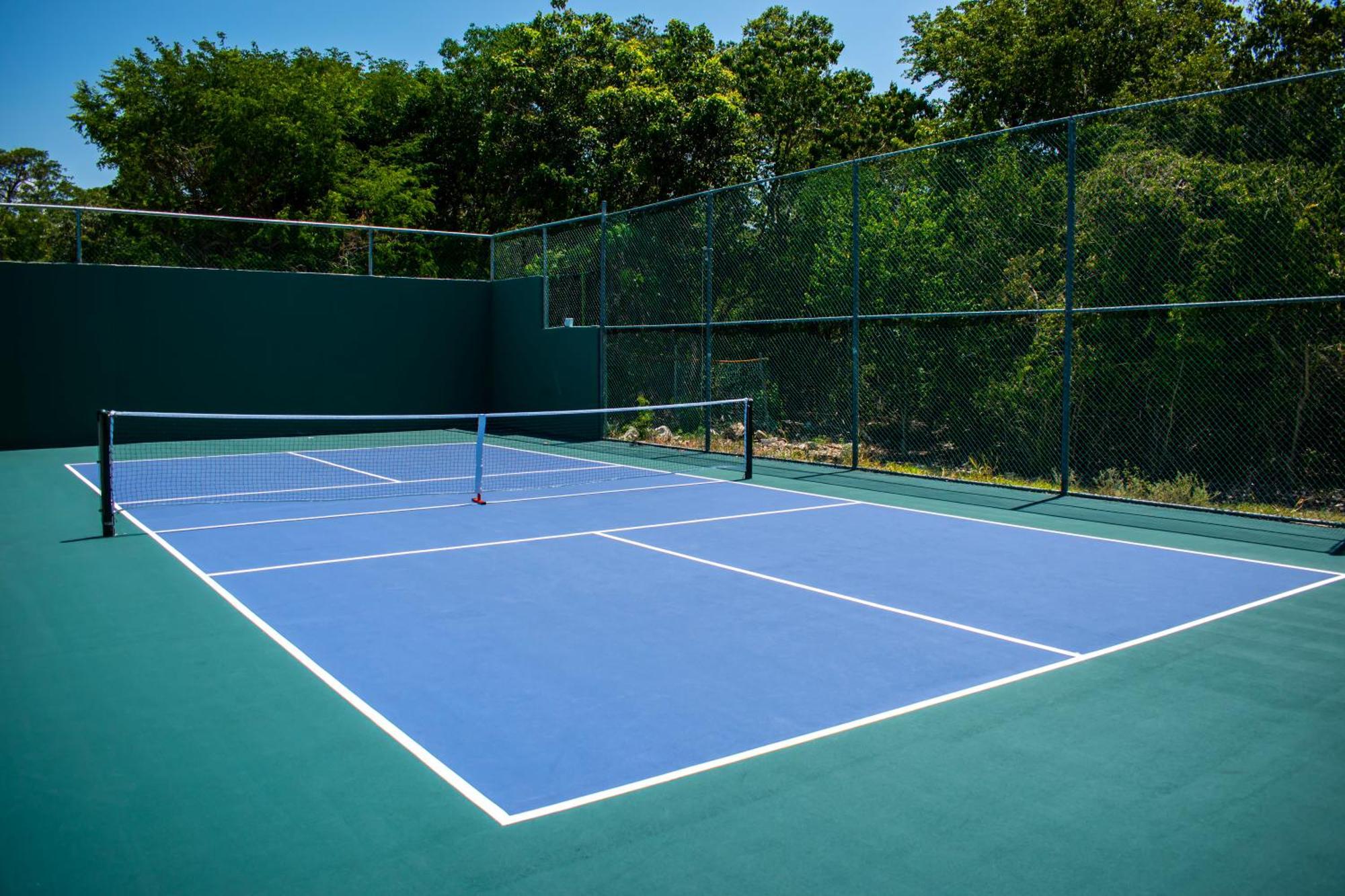 Platinum Yucatan Princess Adults Only Playa del Carmen Dış mekan fotoğraf A tennis court