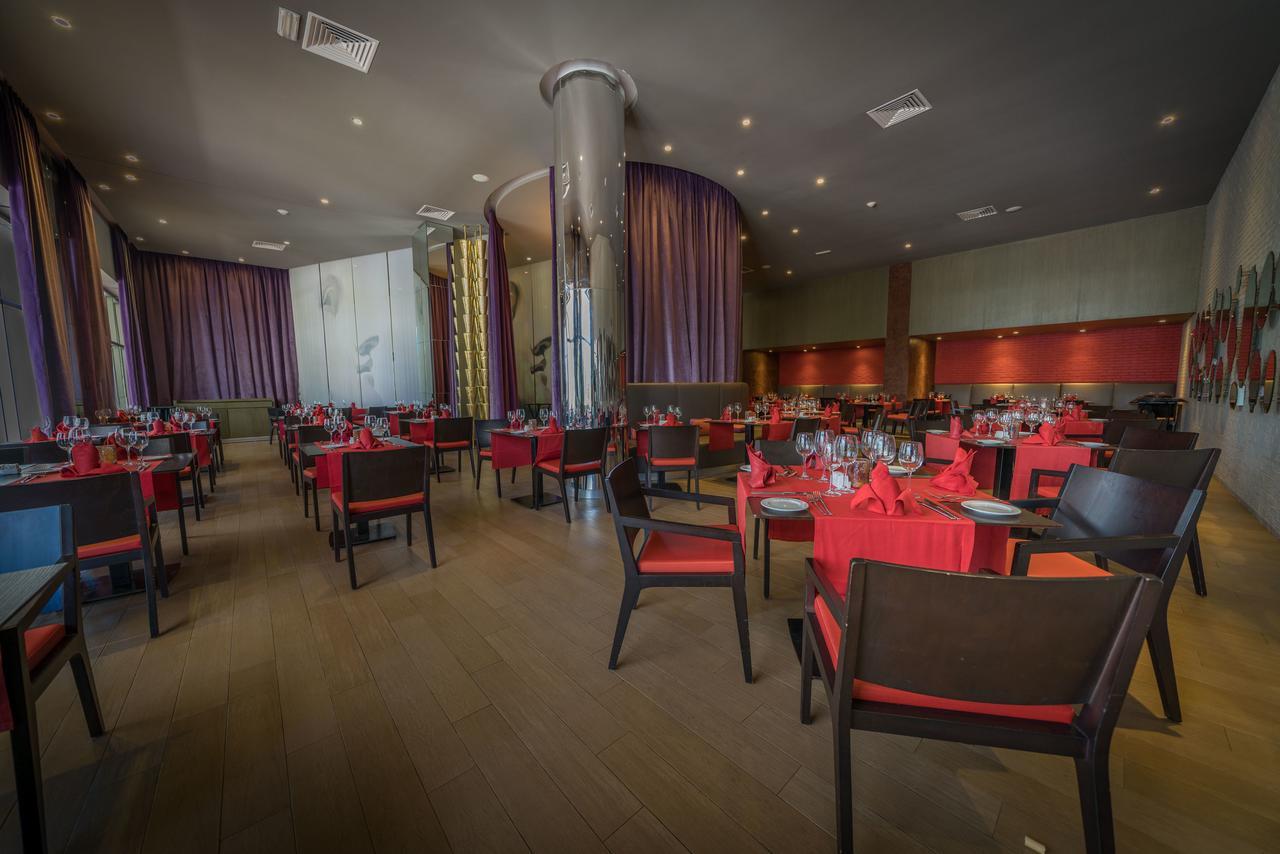 Platinum Yucatan Princess Adults Only Playa del Carmen Dış mekan fotoğraf The restaurant