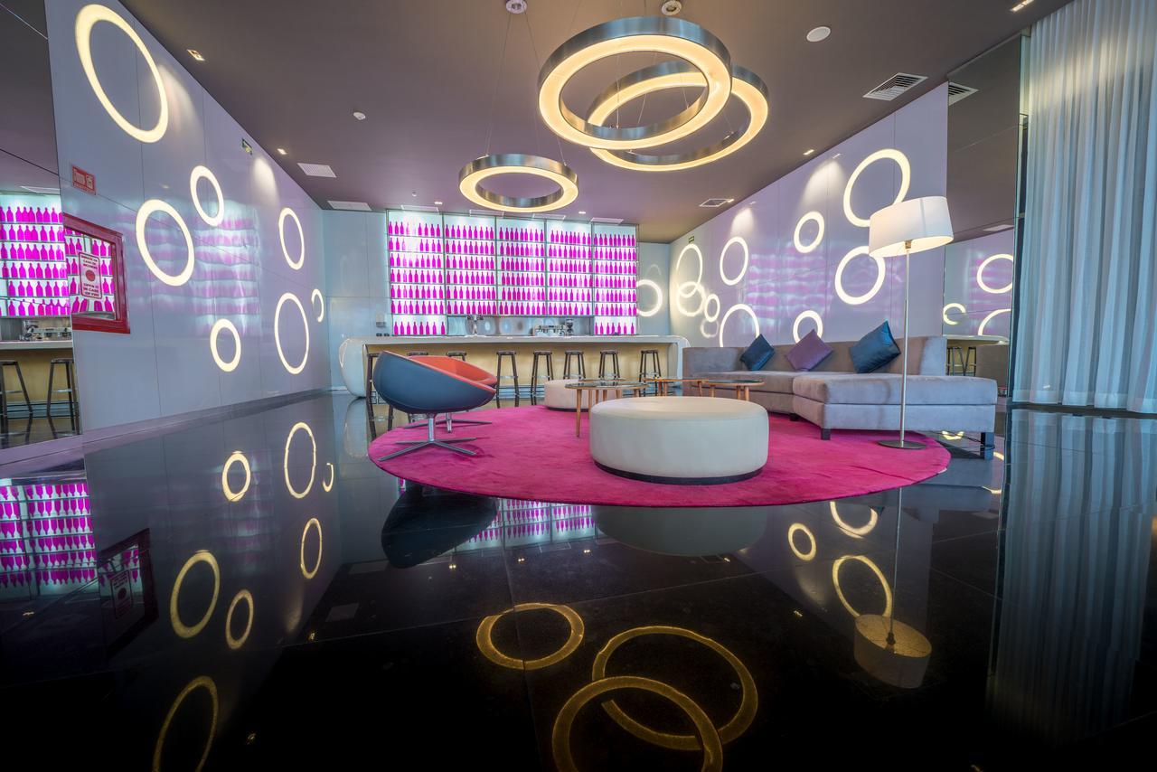 Platinum Yucatan Princess Adults Only Playa del Carmen Dış mekan fotoğraf The Virgin Atlantic Clubhouse at London Heathrow Airport